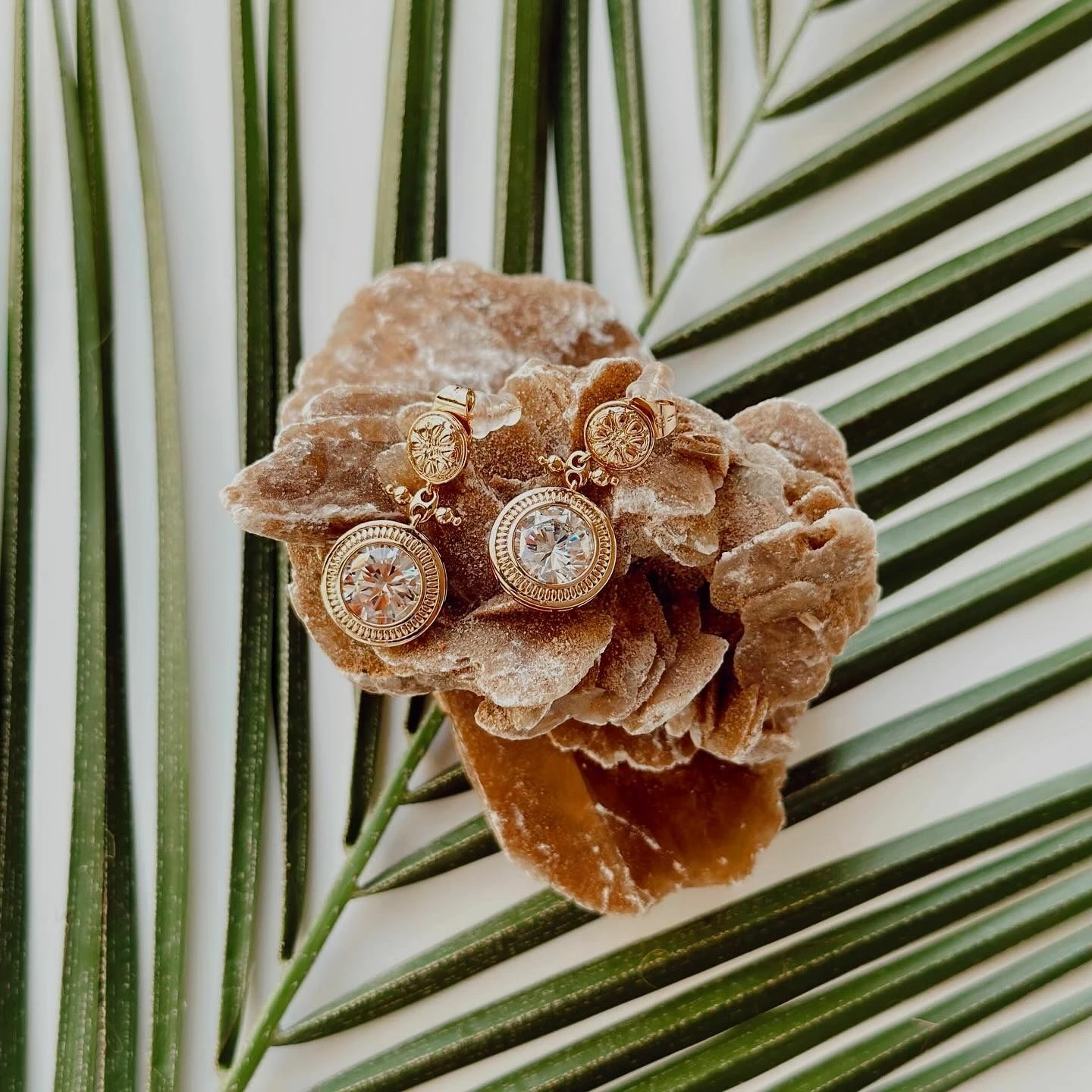 Vathë çeliku ngjyrë ari, Jumeon, Caves Xuping, 2.5cm