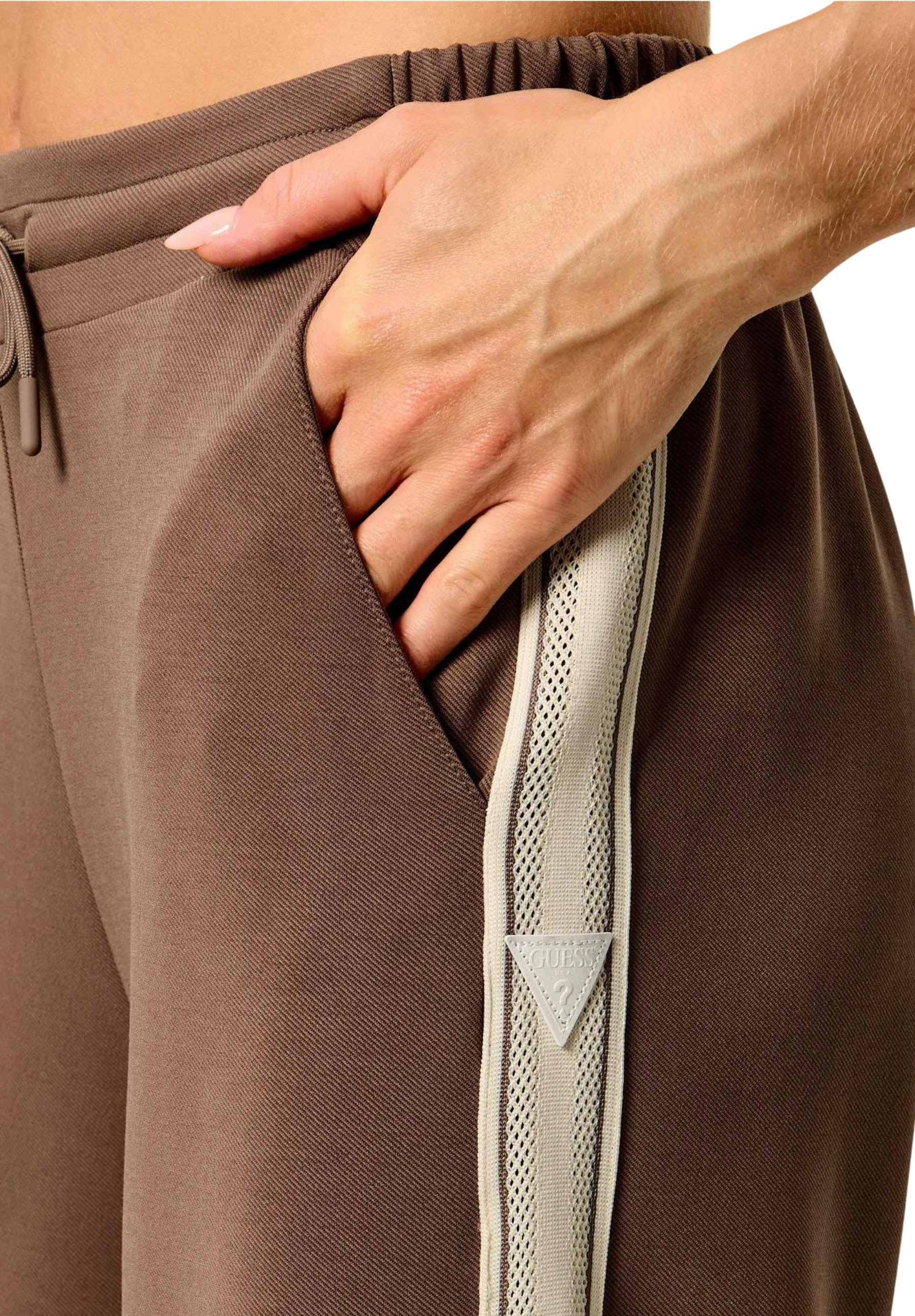 Pantallona sportive për femra Guess Merope Wide Leg V6YB04 K4279, kafe [Madhësia: L]
