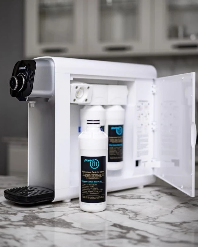 Filtrues i ujit të pijshëm mbi lavaman Pureal, i zi