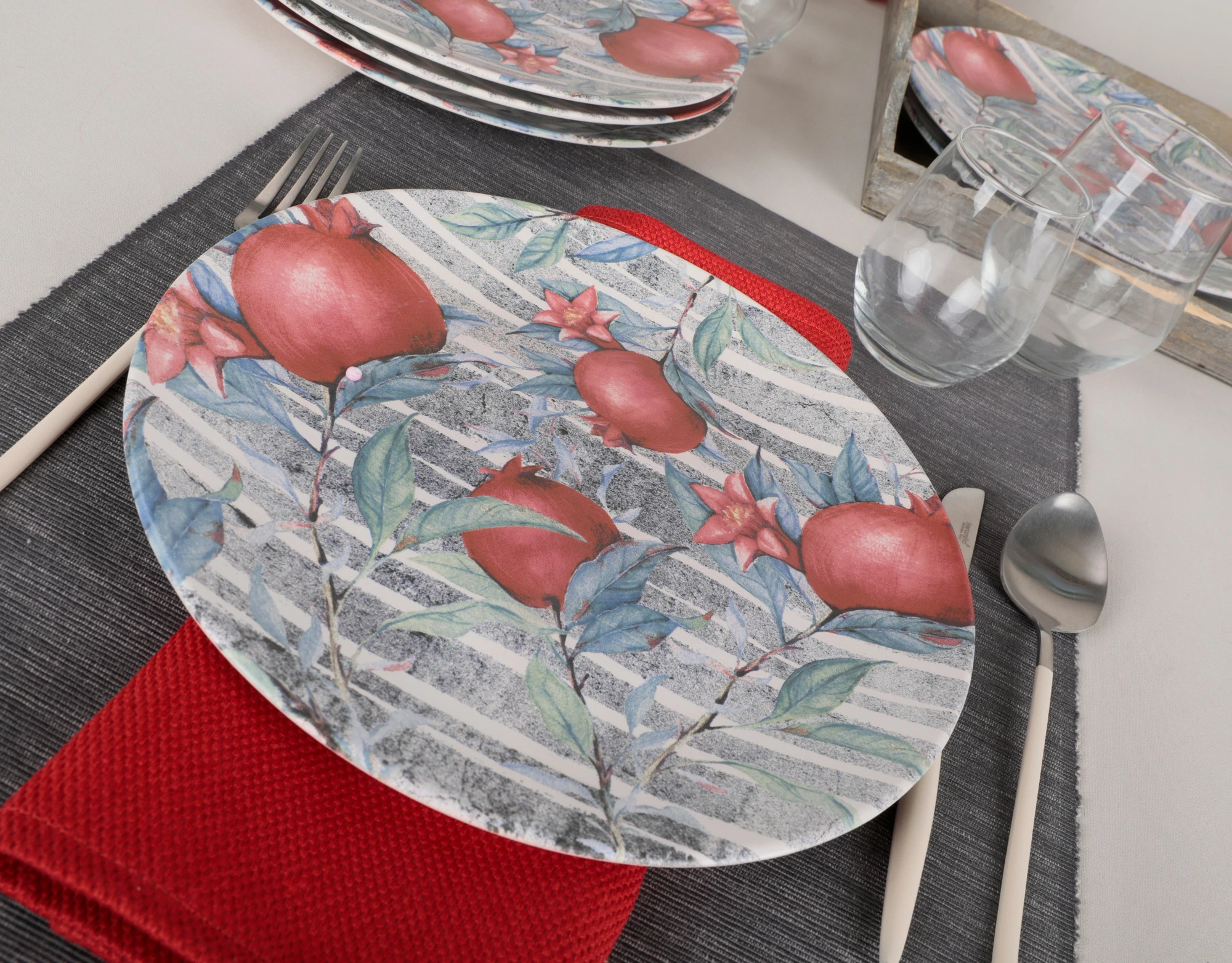 Set pjatash shërbimi (6 copë), Hermia Concept, ST040106F022AJ44300MAS3T00