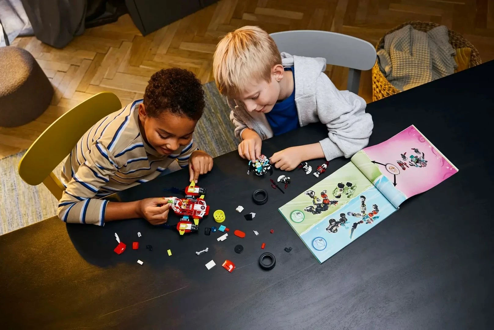 Set LEGO DREAMZZZ 71497, Tiger Mech dhe Hot Rod Car, 1006 pjesë