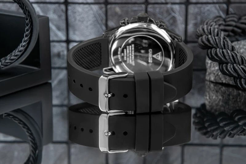 Orë dore meshkuj Guess Walker GW0913G3, e zezë, set me kuti