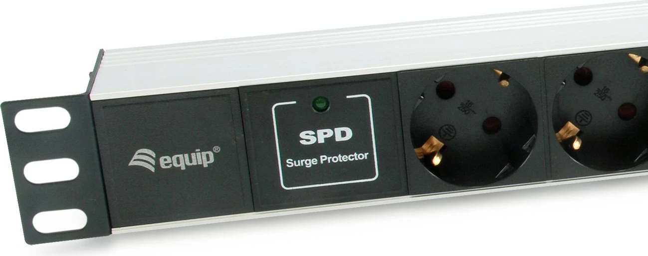 PDU Equip 333315, 1U, 7 prizë, 2 USB, alumini, zi/argjendtë