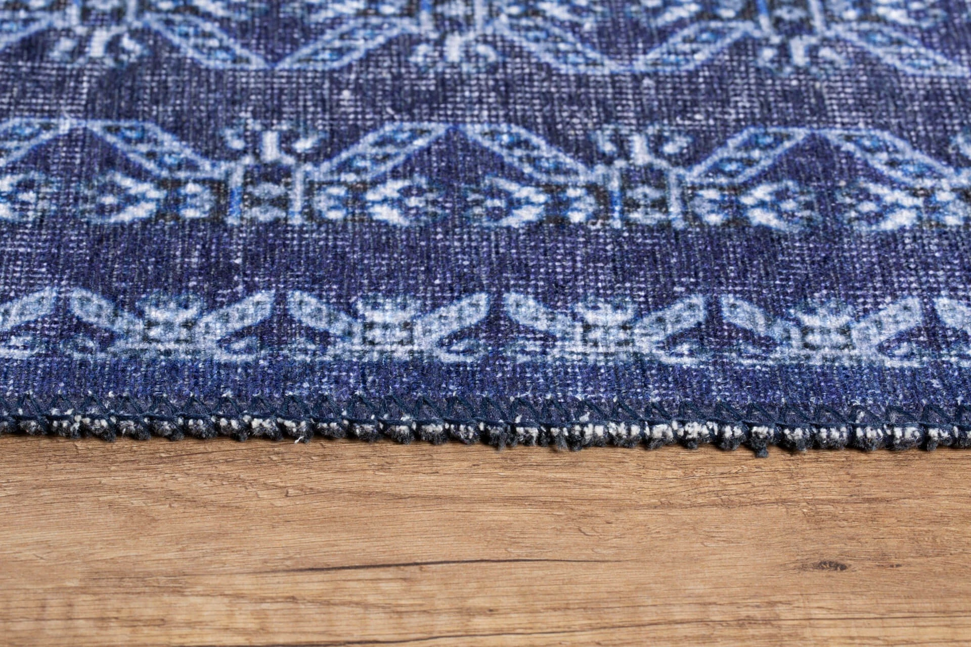 Qilim (230 x 330) Conceptum Hypnose, Blues Chenille - e kaltër e errët AL 277