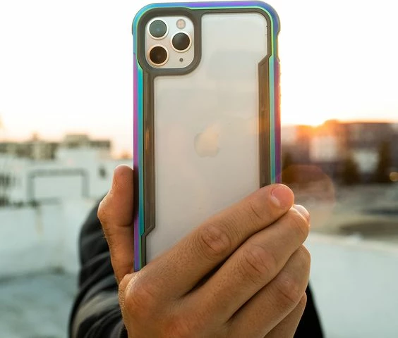 Mbështjellës Raptic X-Doria Shield për iPhone 14 Plus, MagSafe, Iridescent