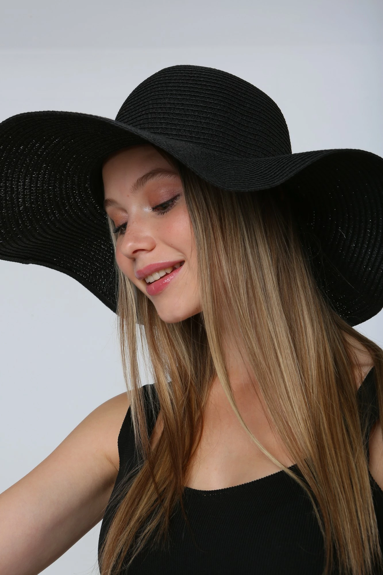 Kapelë për gra, Jumeon Hsr2005, e zezë