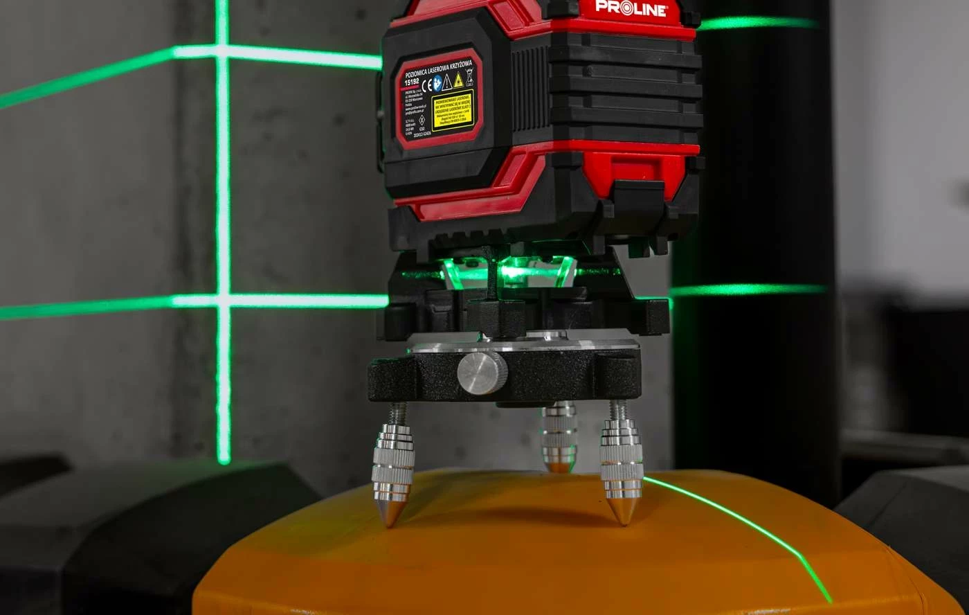 Nivel lazer 360° PROLINE 15192, 25 m, 3 rreze jeshile, bateri 4000 mAh, set me aksesorë