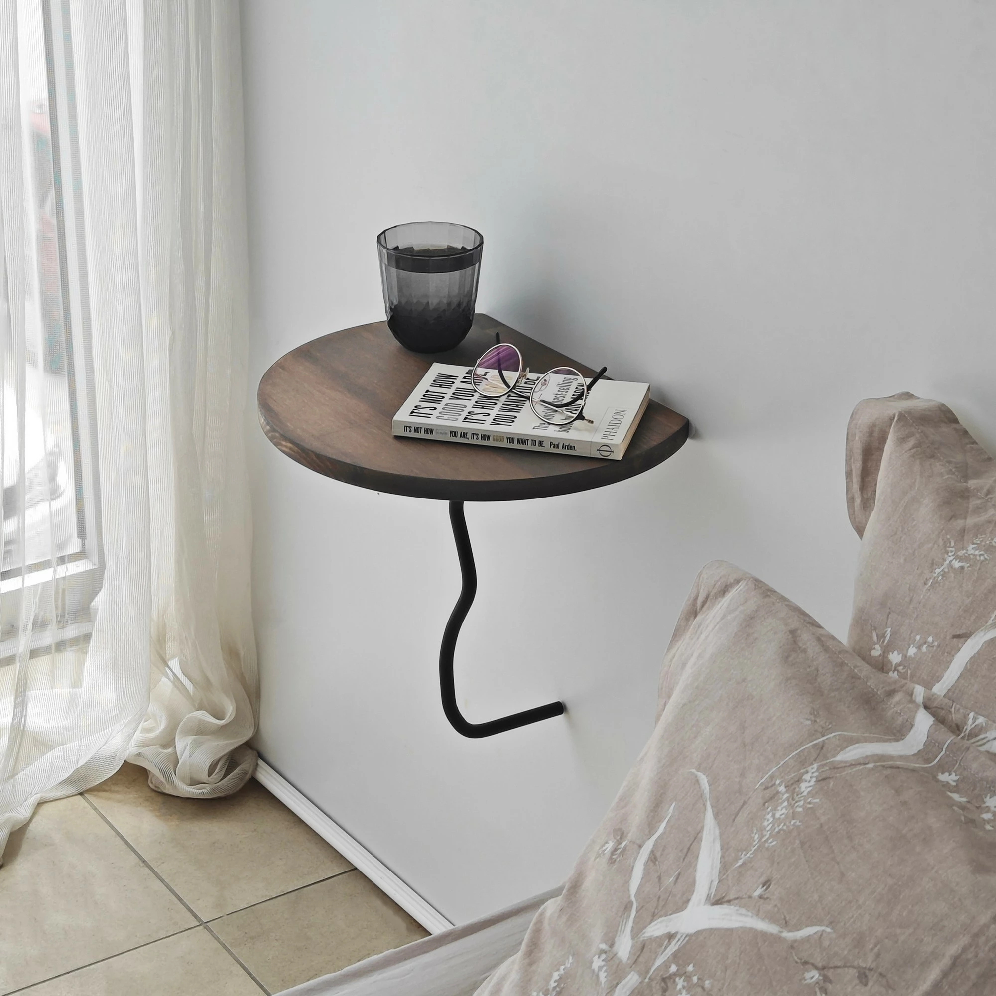 Raft muri Skye Decor, Leo, ngjyrë e zezë dhe arre