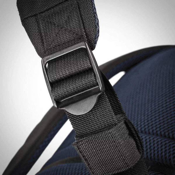 Çantë shpine për laptop RivaCase 8460, deri 17", e zezë