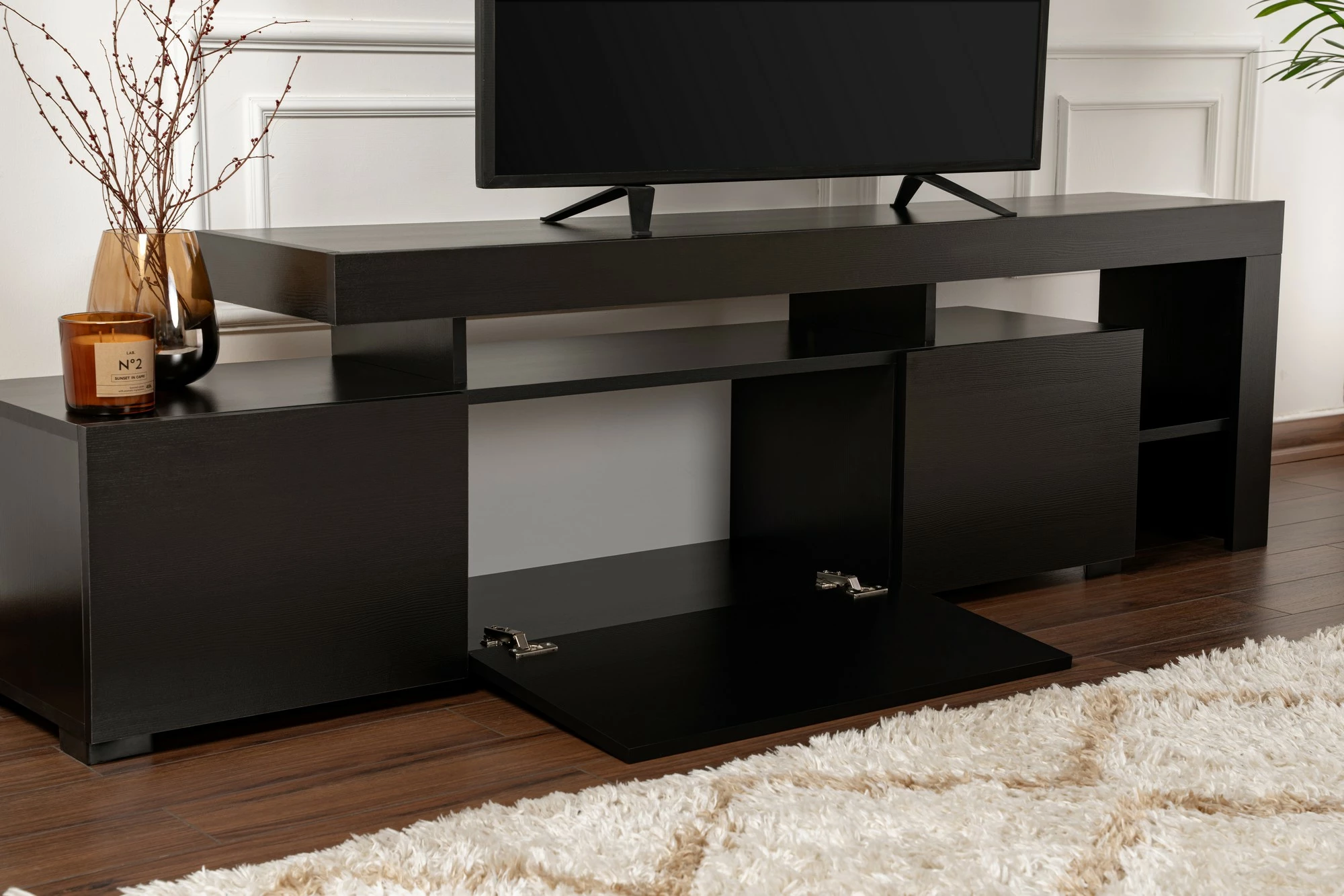 Komodë për TV Hanah Home, Beliz, ngjyrë dru e zezë