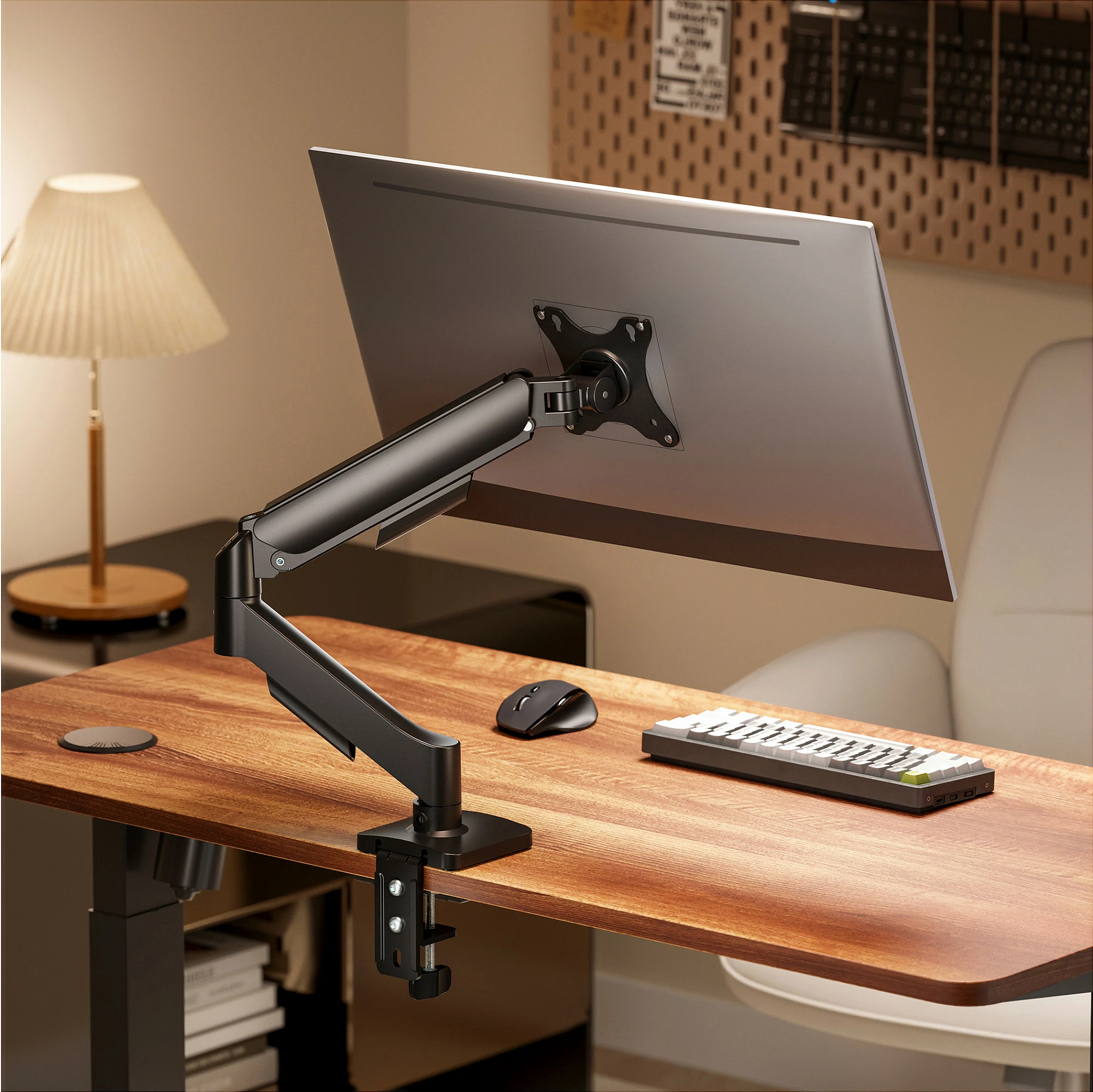 Mbajtëse monitori EQUIP 17-32 inç, krah me gas spring, 1 ekran, VESA 75x75/100x100, 9 kg, e zezë