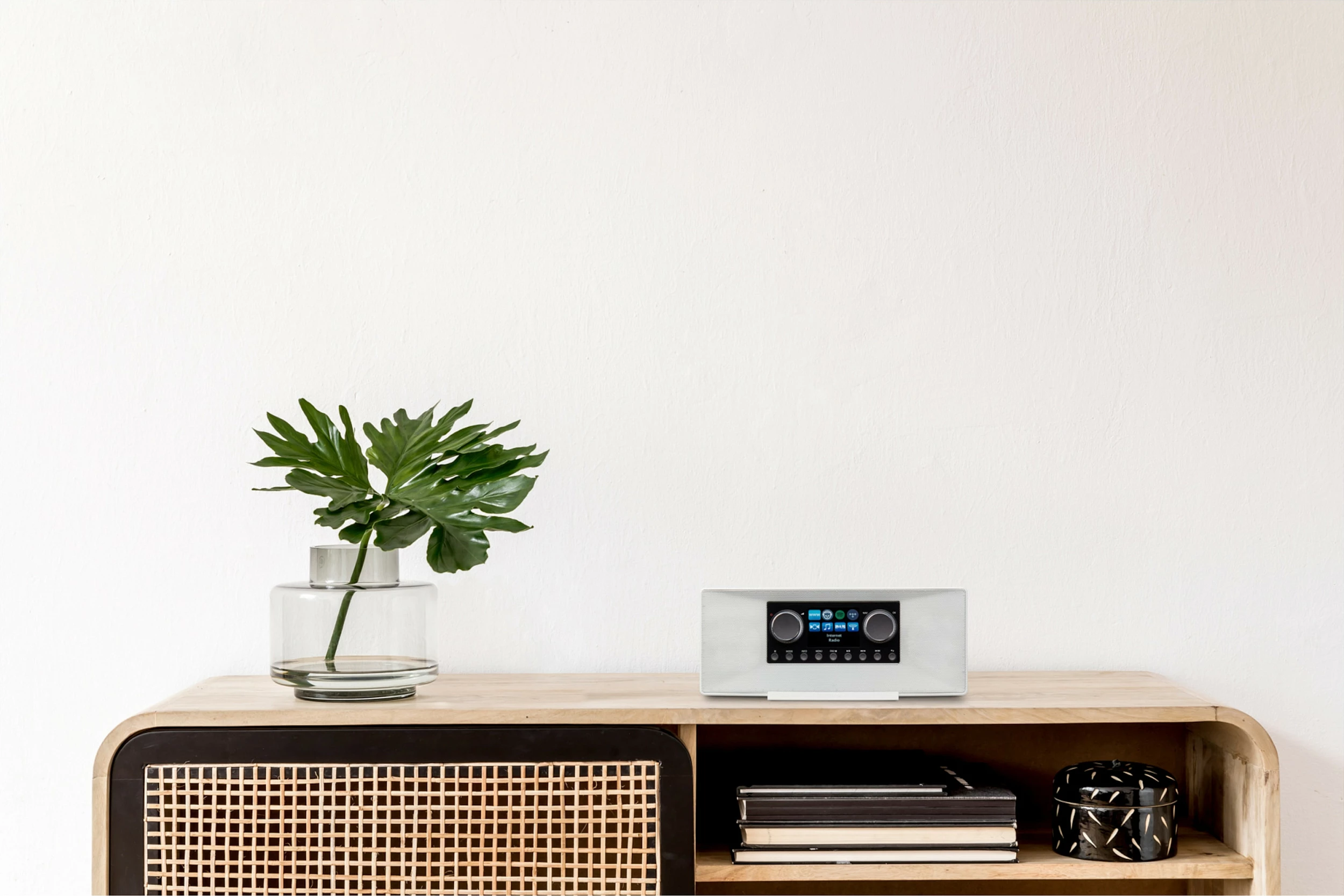 Radio internet Medion LIFE P85333, DAB+/FM/AM, 12 W, ekran 7.1", Bluetooth/Wi‑Fi, e bardhë