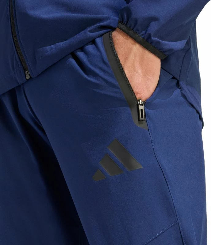 Pantallona sportive meshkuj adidas Tiro 26 Travel Woven KE8364, të kaltërta