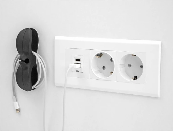 Mbajtës kabllosh DeLOCK me ngjitje, 3 kalime, set 3 copë, silikon, bardh/gri/zi