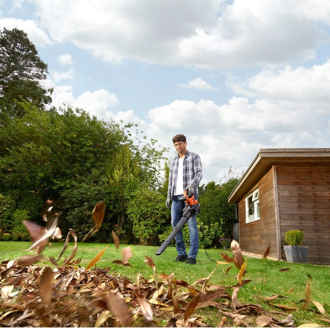 Fshesë me ajër dorëshe BLACK+DECKER BEBLV300-QS, 315 km/h, 40L, portokalli