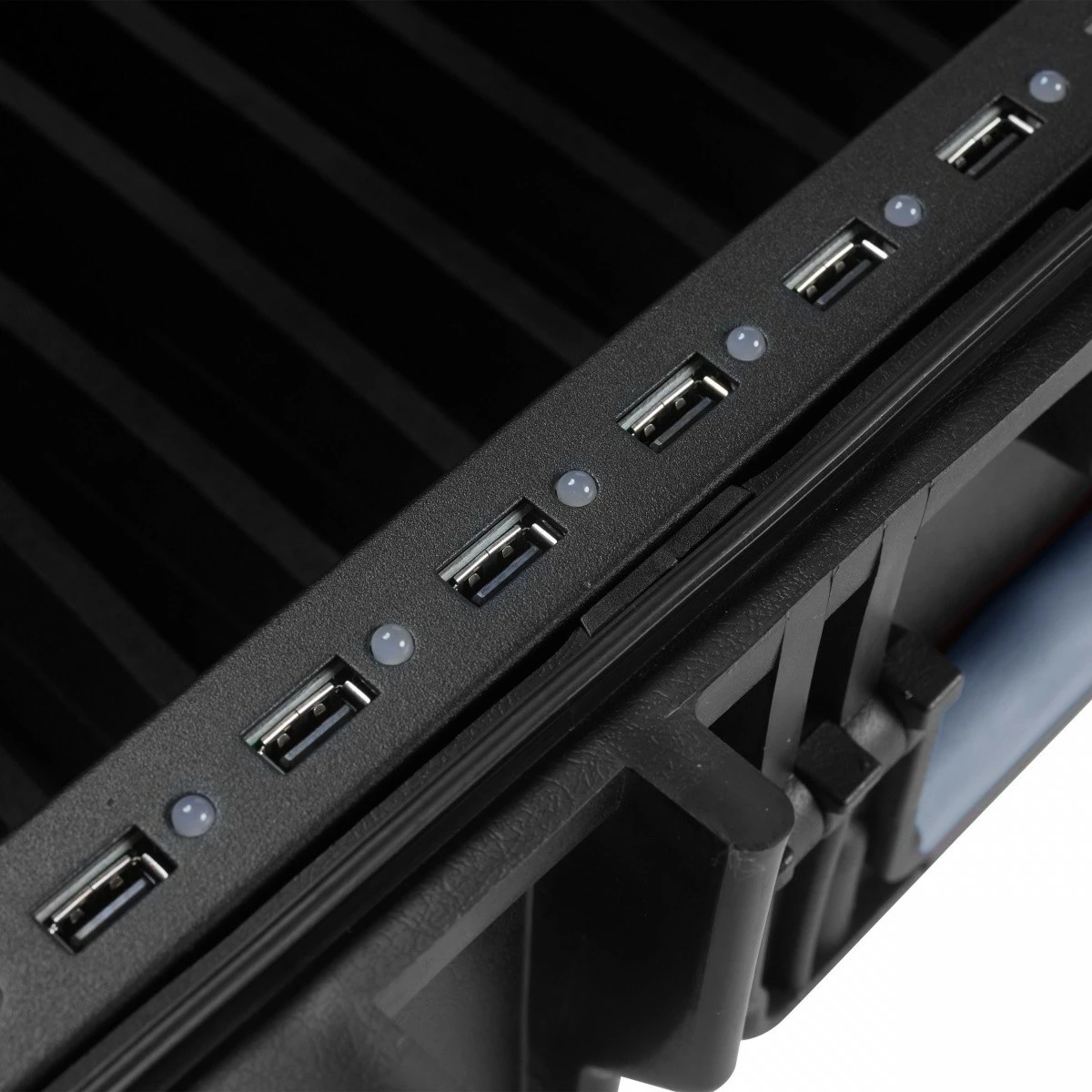 kasë karikimi për tabletë DICOTA D31898-V1, deri 14 pajisje (12.9\"), me rrota & dorezë teleskopike, IP67, e zezë, set 14 copë