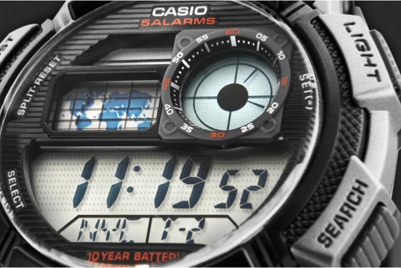 Orë dore për meshkuj CASIO, e zezë