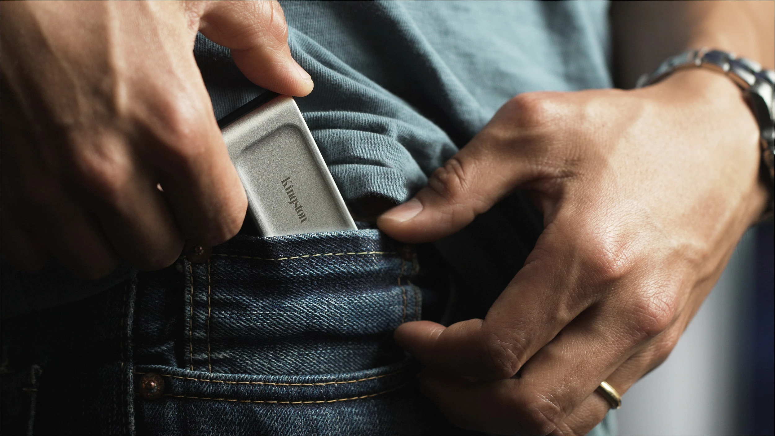 SSD portabël Kingston XS2000, 500 GB, USB Type-C, 3.2 Gen 2, 2000 MB/s, E zezë, Argjendtë