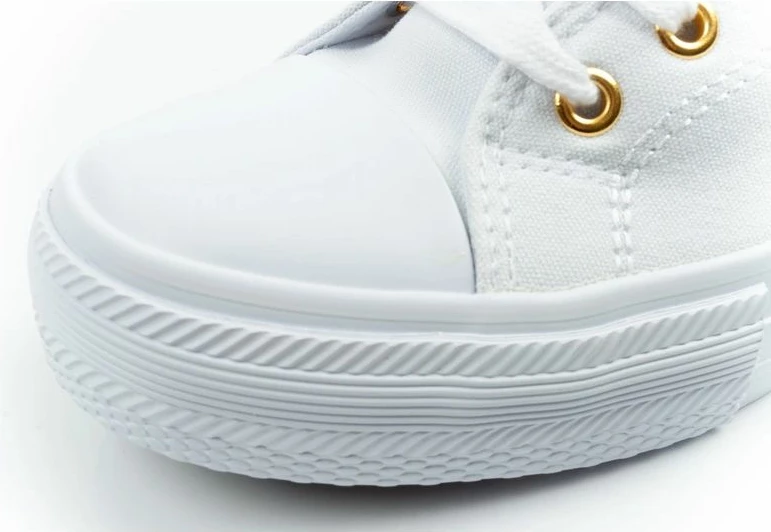 Atlete femra Lee Cooper të bardha