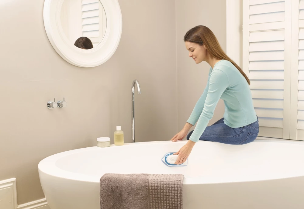 Pastrues pa kabllo Black&Decker Scumbuster BHPC210 Li-Ion, i zi, set me jastëkë pastrimi