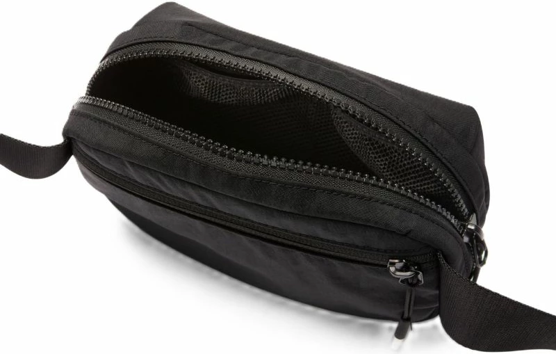 Çantë beli Nike, e zezë