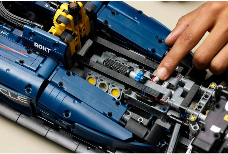 Set LEGO Technic Oracle Red Bull Racing RB20 F1, kuq