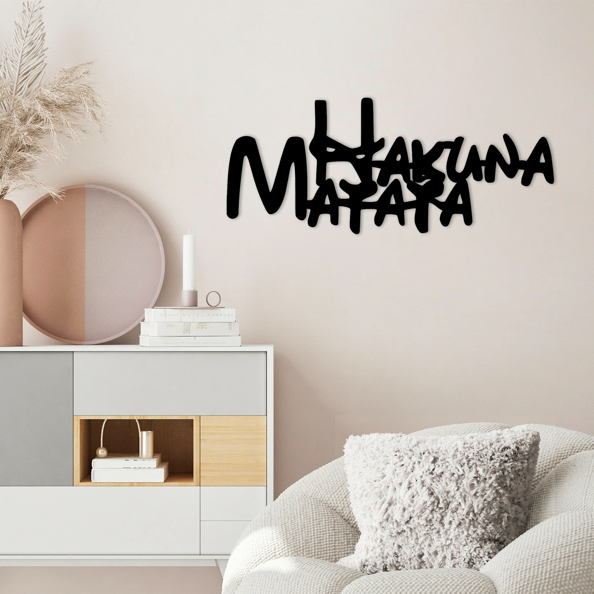 Aksesor dekorativ metalik për mur, Hakuna Matata, i zi, 66x1.5x27cm