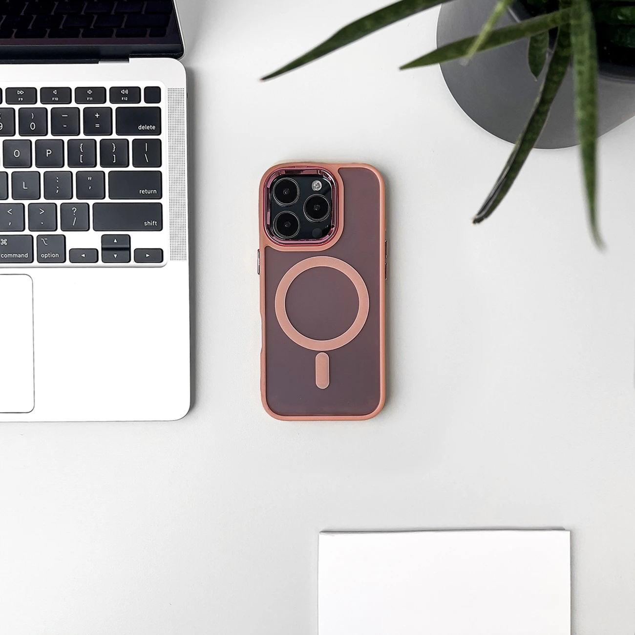 Mbështjellës Hurtel Glitter Case MagSafe për iPhone 16 Plus, rozë me shkëlqim