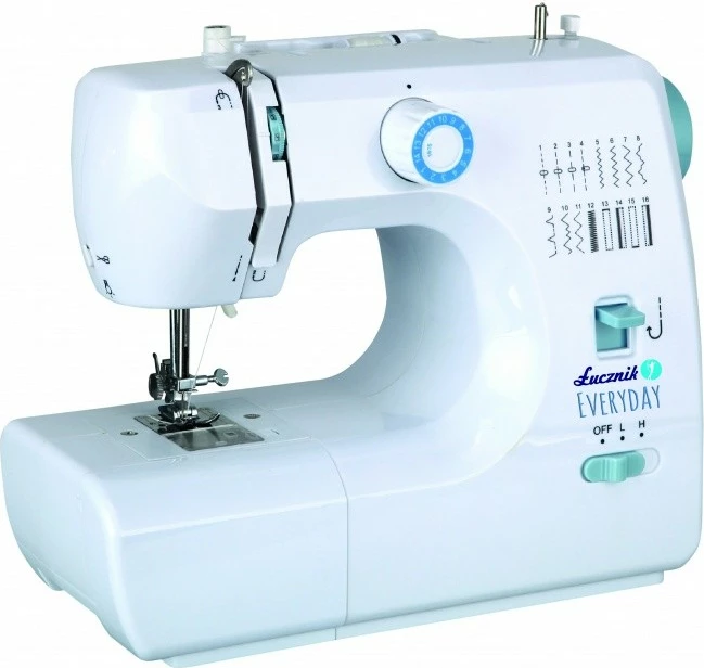 Makineri qepëse, Łucznik Everyday, 16 qepje, krah i lirë, shpejtësi e rregullueshme, mekanizëm kapjeje rrotullues, e bardhë, me aksesorë