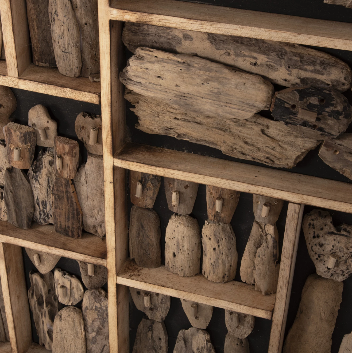 Dekor për mur MYST FH4281 me figurina prej druri të sjellë nga deti 200x6x120Hcm