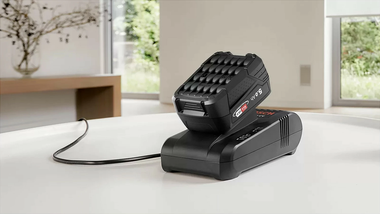 Fshesë me bateri Bosch BSS825ALL Serie 8, 2-në-1, me aksesorë, e zezë