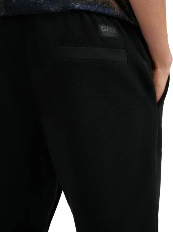 Pantallona sportive për meshkuj 4f, të zeza