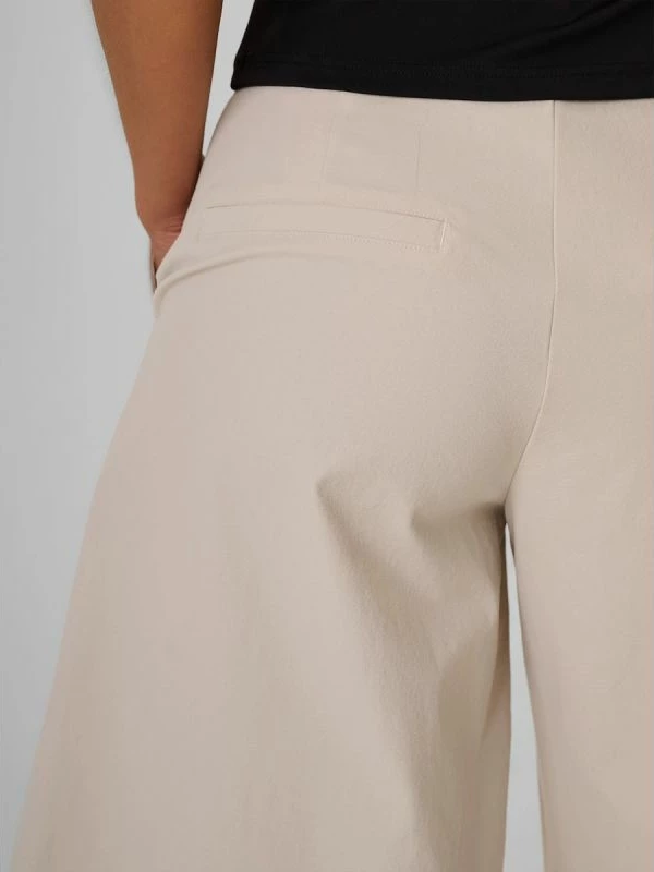 Shorce për femra 4F 4FRSS26TSHOF0935-12S [Madhësia: L]