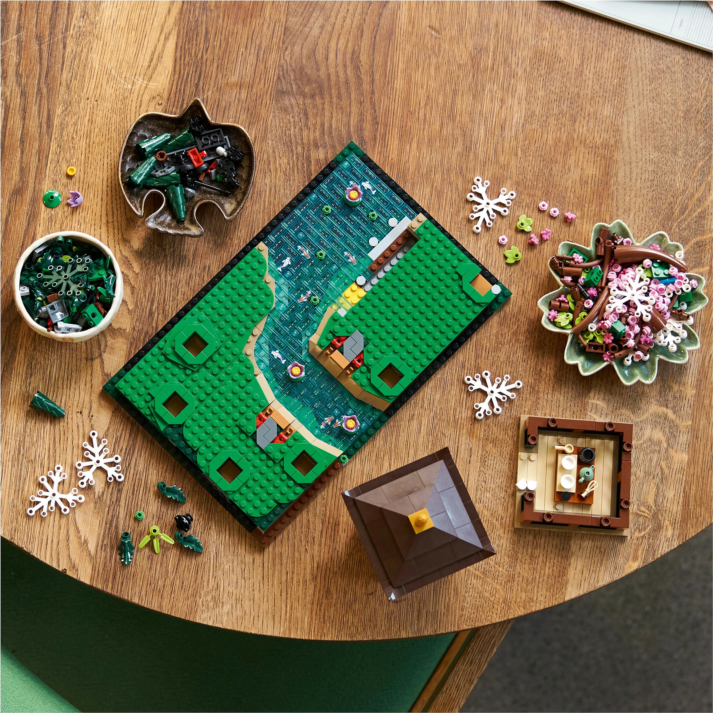 Set ndërtimi LEGO Tranquil Garden, 1363 pjesë, shumëngjyrësh