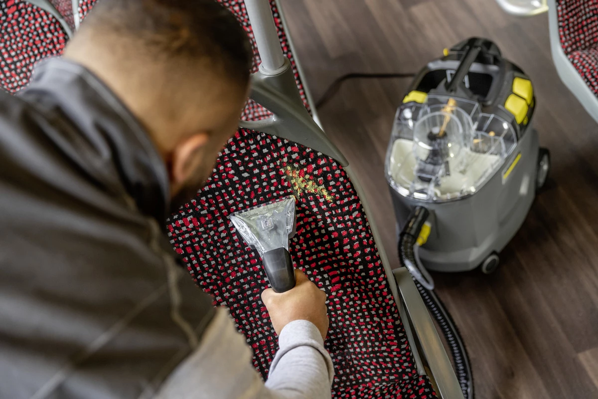 Puzzi 8/1 Karcher - Fshesë spërkatës/thithës uji