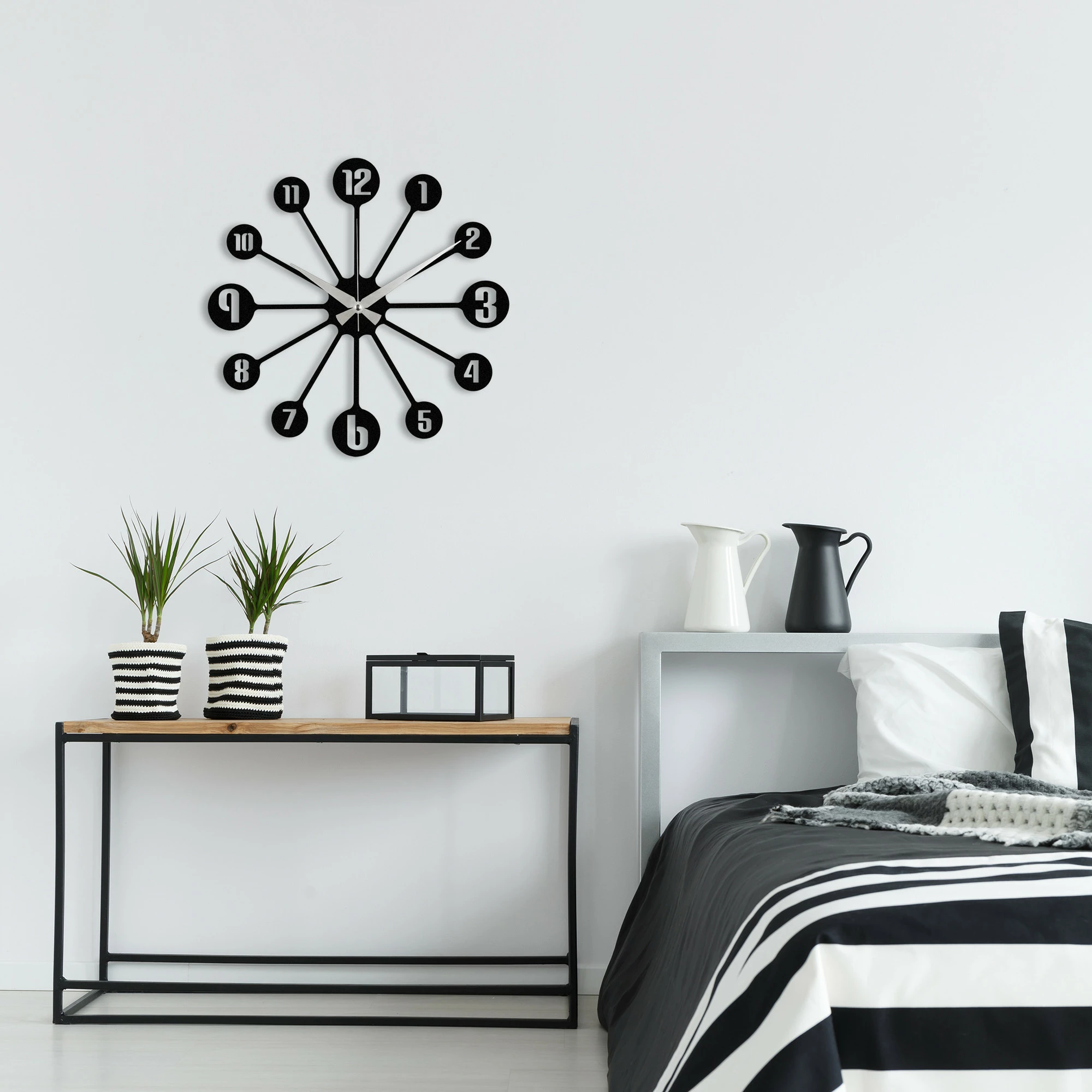 Orë muri dekorative prej metali, Wallity Enzoclock - S014, e zezë, 48x48cm