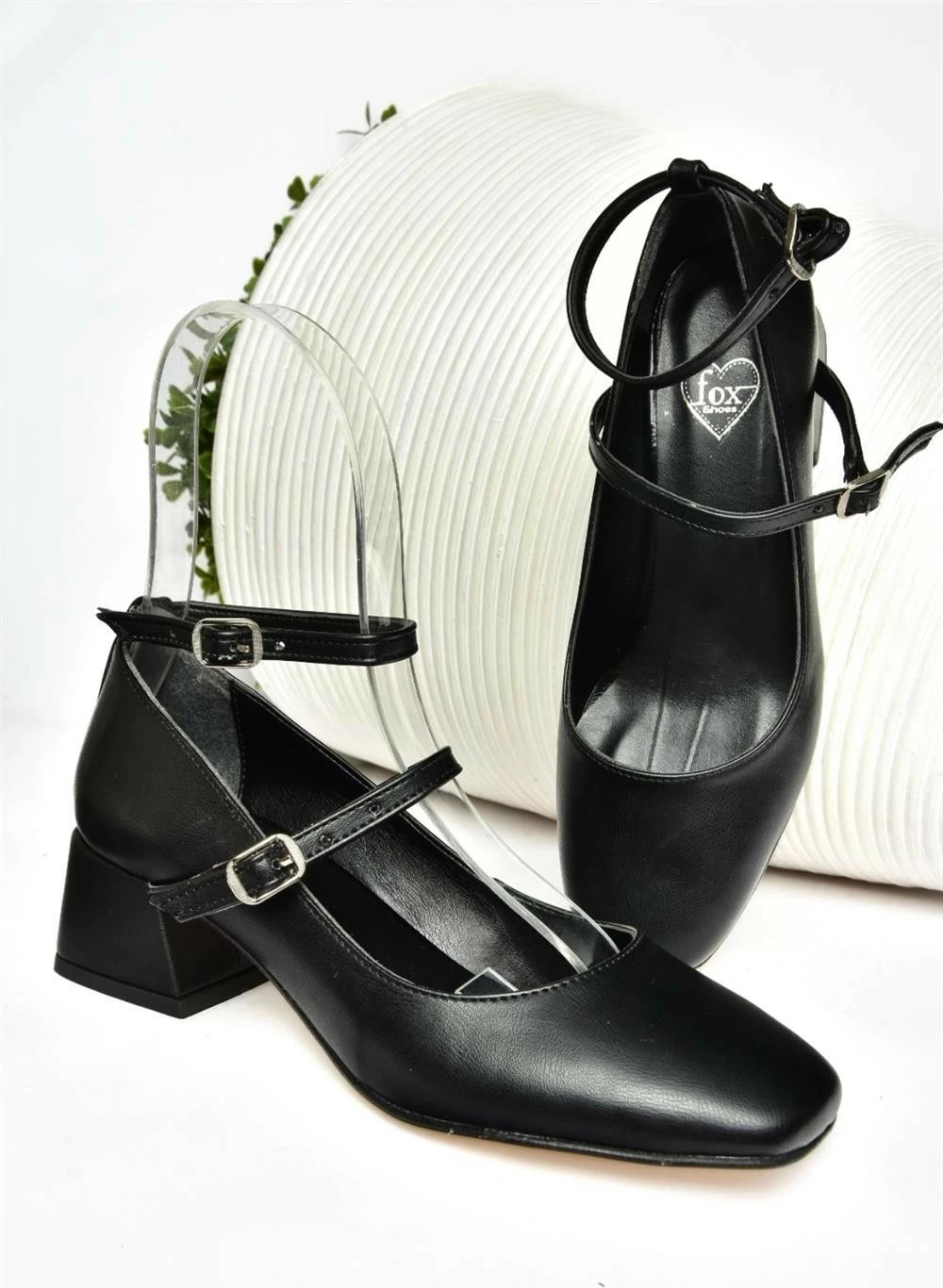 Këpucë me taka të trasha për femra Fox Shoes, të zeza