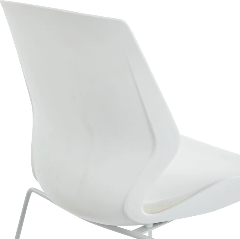 Karrige vizitori për zyre, PP e bardhë, jastëk ngjyrë fildishi, 47x52x85cm