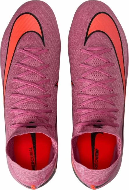 Atlete futbolli Nike, të kuqe