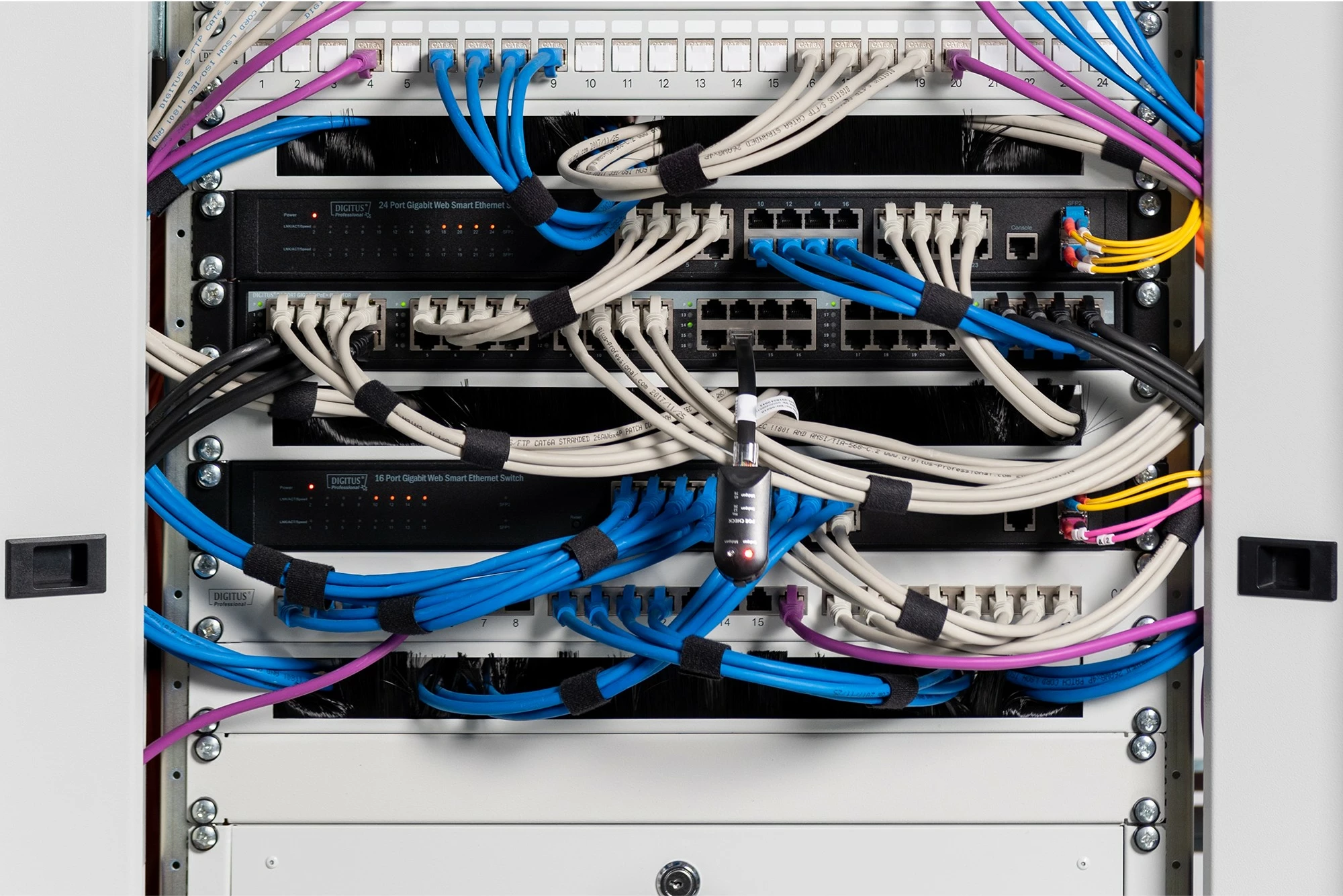 Panel mbulues Digitus 1HE, gri