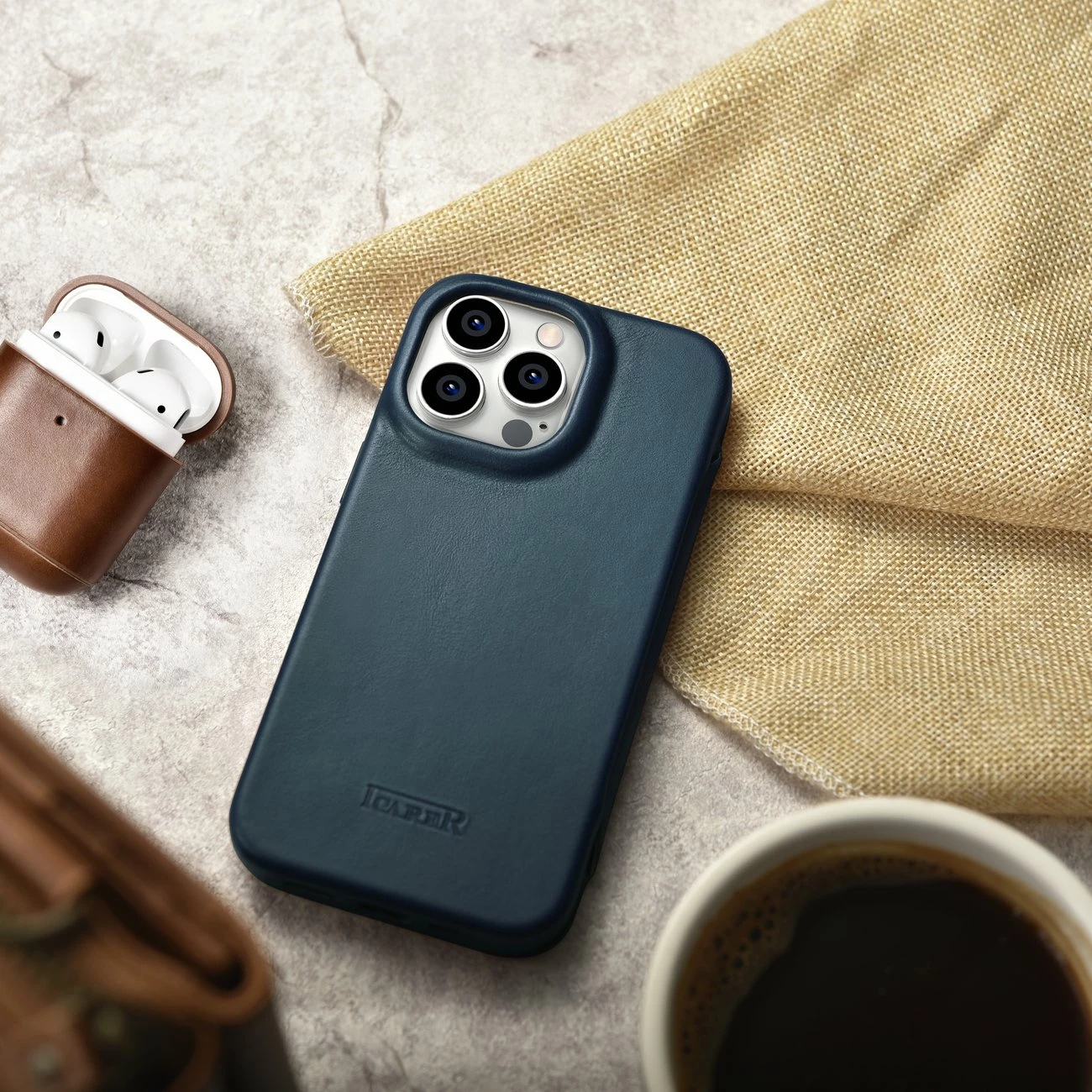 Mbështjellës iCarer Oil Wax Premium Leather Folio për iPhone 14 Pro, MagSafe, Blu
