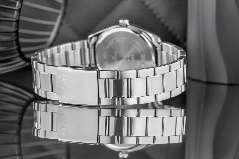 Orë dore për meshkuj Casio, argjendtë