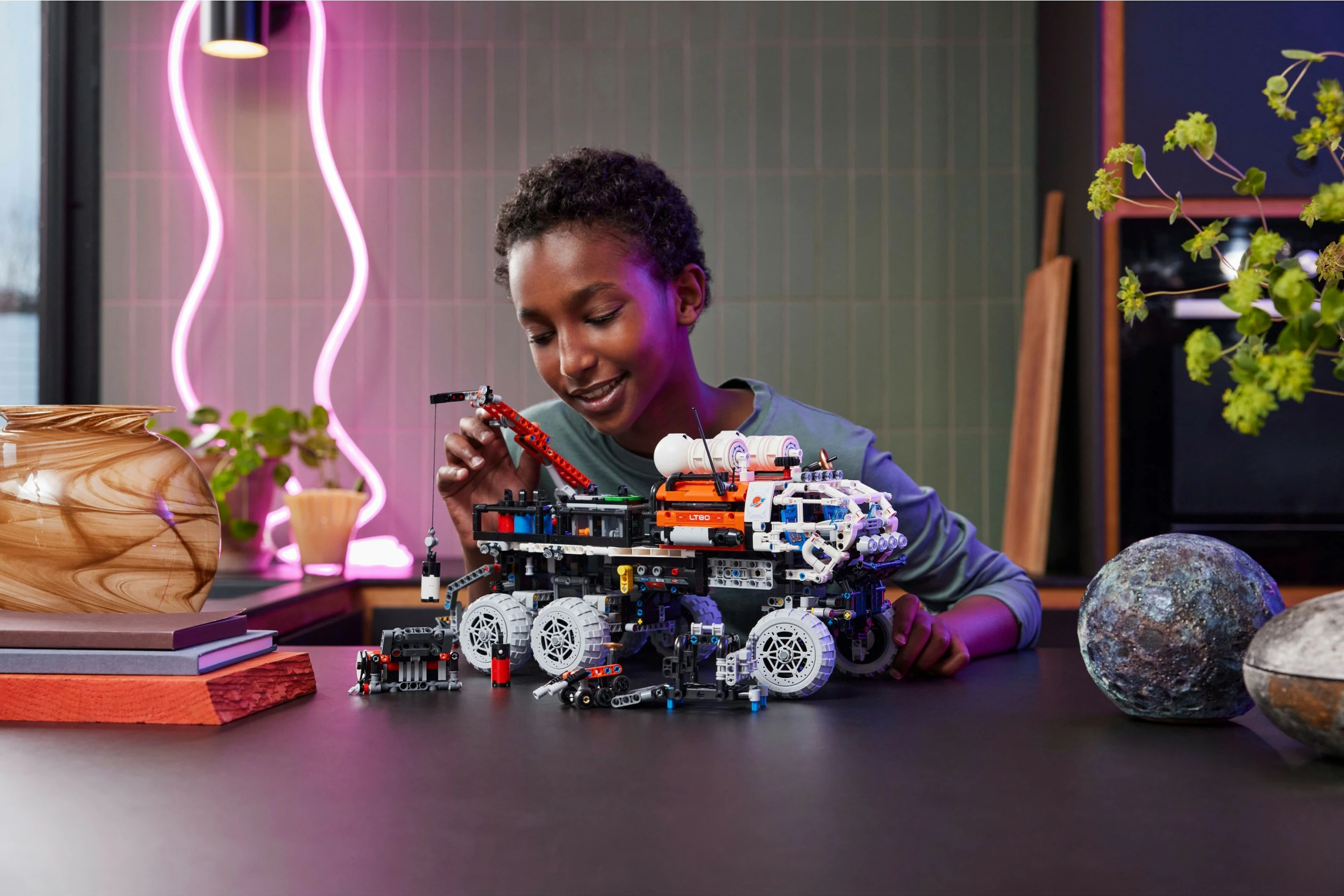 Set ndërtimi LEGO Mars Crew Exploration Rover, 11 vjeç+, 1599 pjesë, shumëngjyrësh