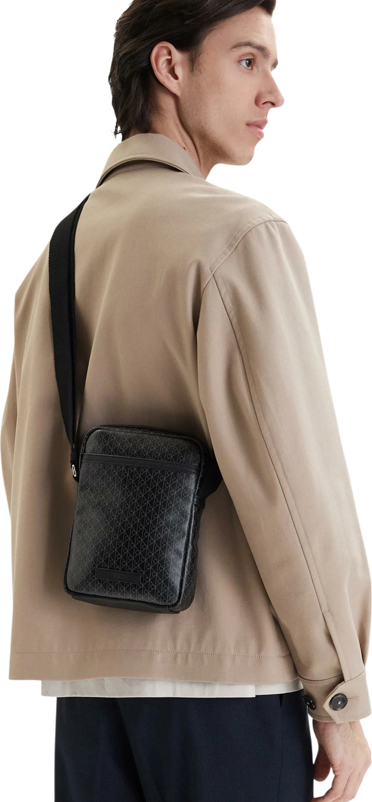 Çantë crossbody Calvin Klein Slim Reporter LV04D3334G për meshkuj, e zezë