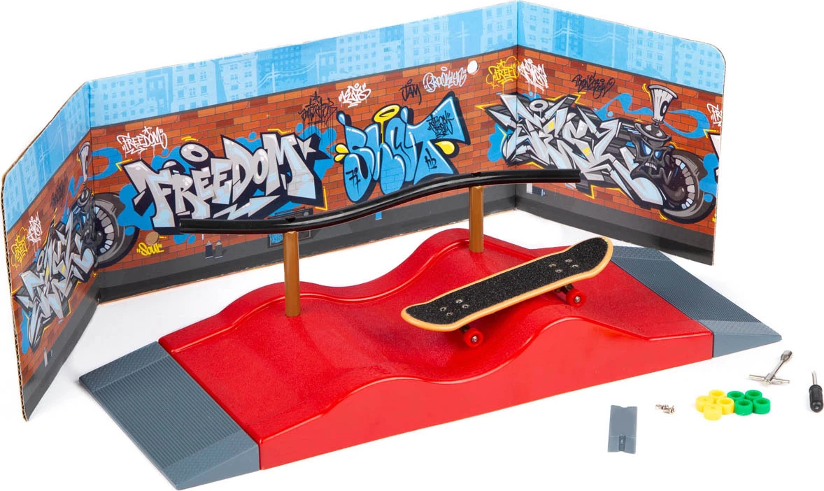 Finger Sk8 Flip Board Skate Park Ramp Set (Styles Vary)
