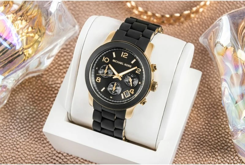 Orë dore për femra Michael Kors, e zezë dhe e artë