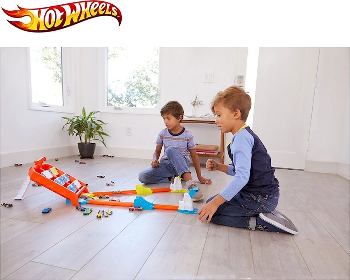 Hot Wheels Launch Across Challenge