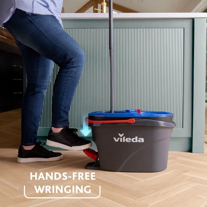 Set mop rrotullues me kovë Vileda H2prO, mikrofibër, shufër teleskopike, me shtrydhëse, i zi