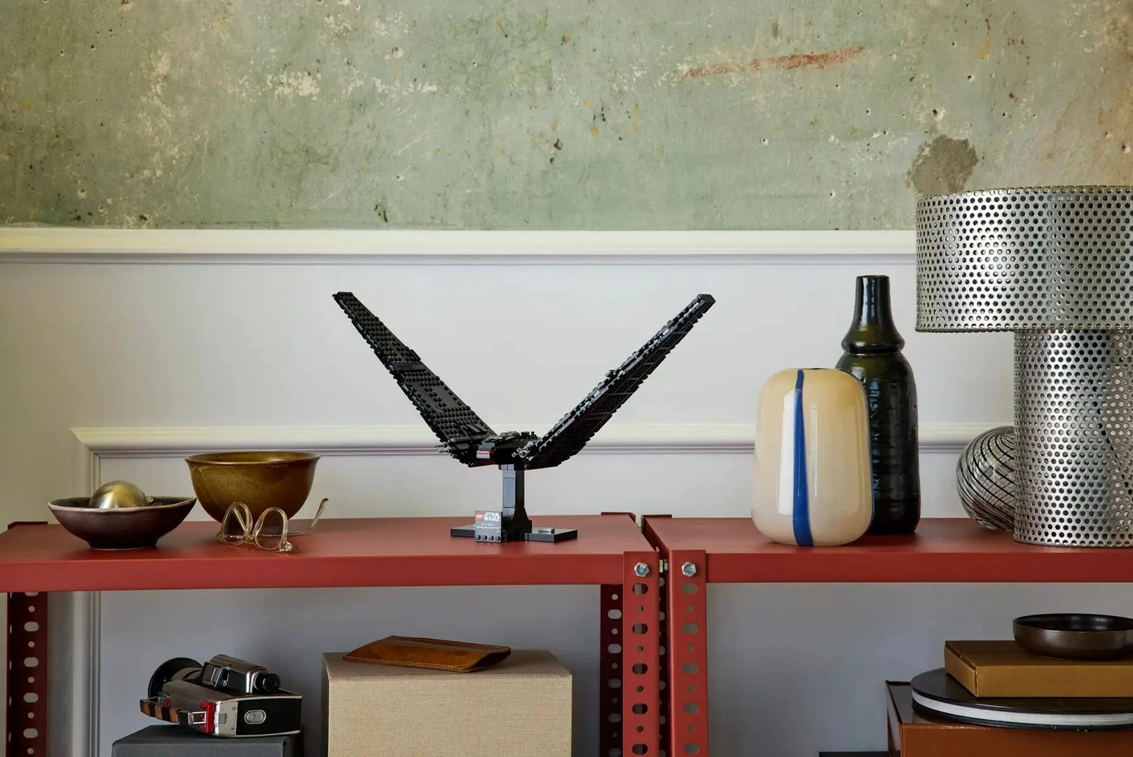 Set LEGO Star Wars 75406 Kylo Ren's Command Shuttle, 386 pjesë, për të rritur, e zezë