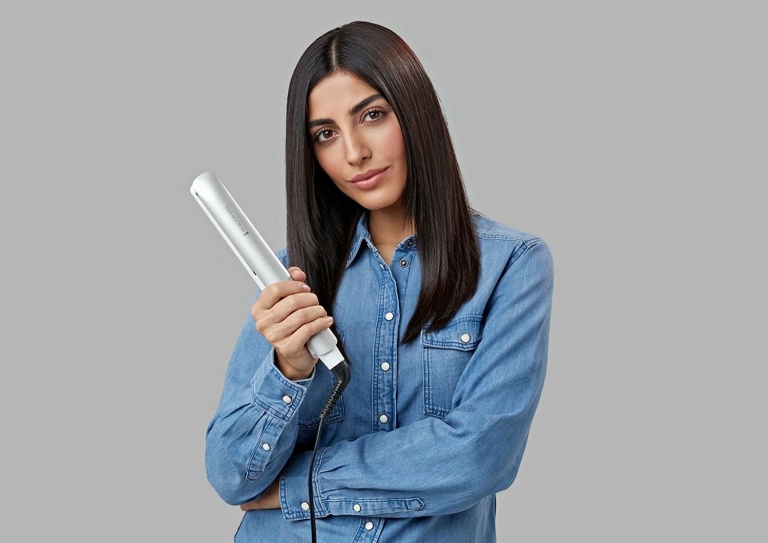 Drejtues flokësh Remington Hydraluxe S8901, 230°C, jonizim, pllaka qeramike, i bardhë, me qese ruajtjeje